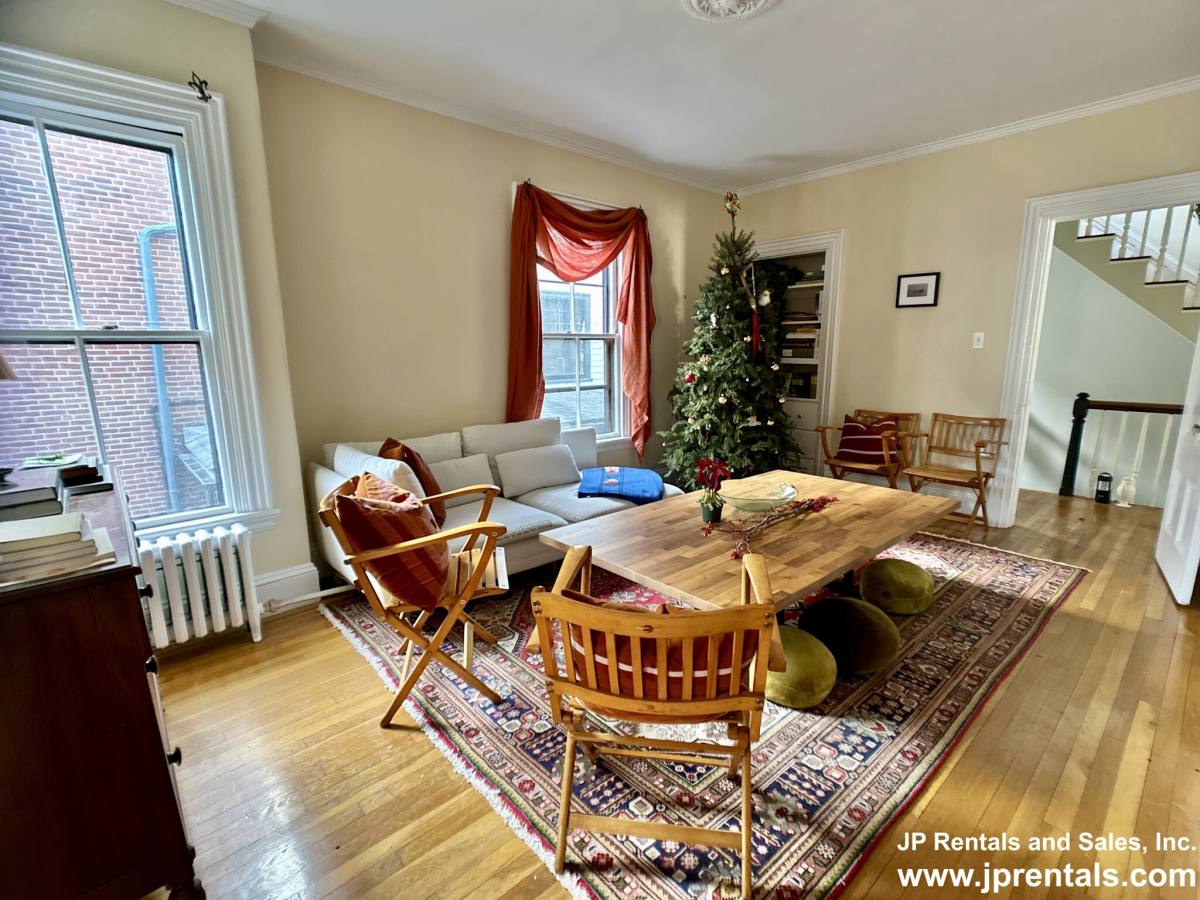 Apartment for rent at 36 Alveston St #2, Jamaica Plain, MA 02130