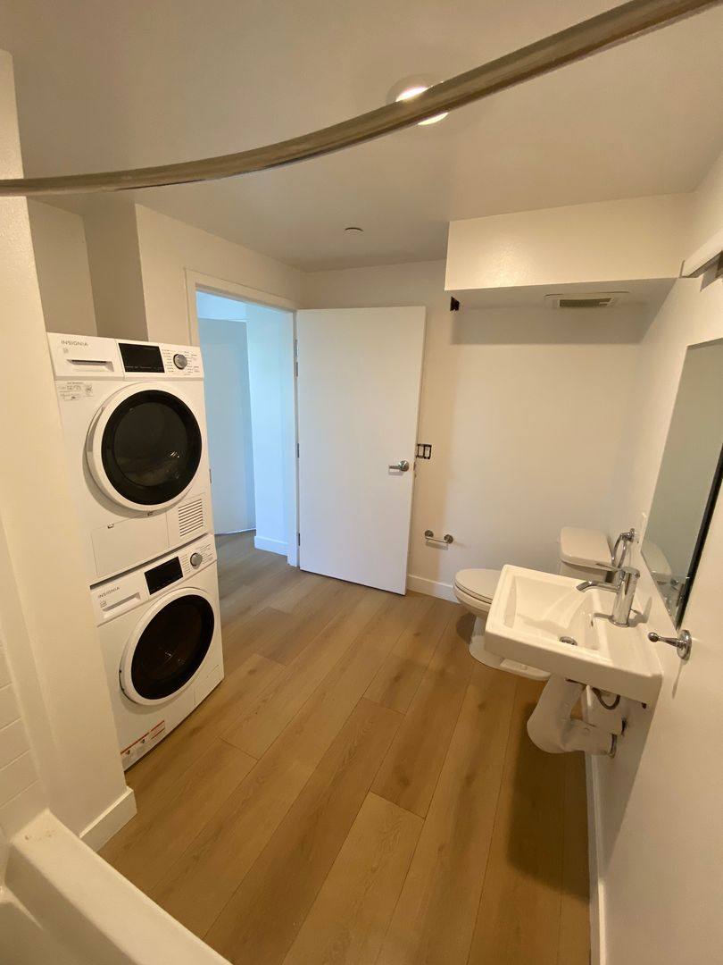Apartment for rent at 4325 S Main St, Los Angeles, CA 90003