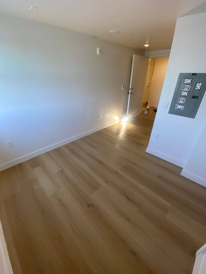 Apartment for rent at 4325 S Main St, Los Angeles, CA 90003