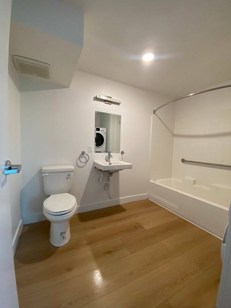 Apartment for rent at 4325 S Main St, Los Angeles, CA 90003