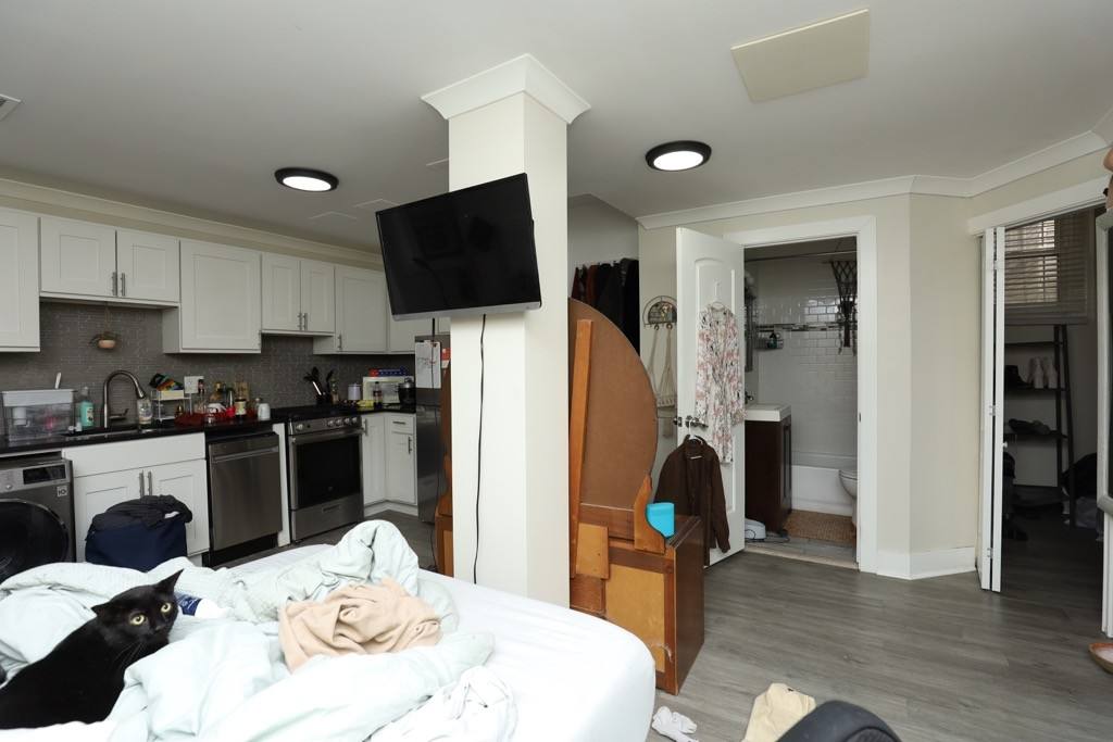 Apartment for rent at 6465 W Roscoe #PDG, Chicago, IL 60657