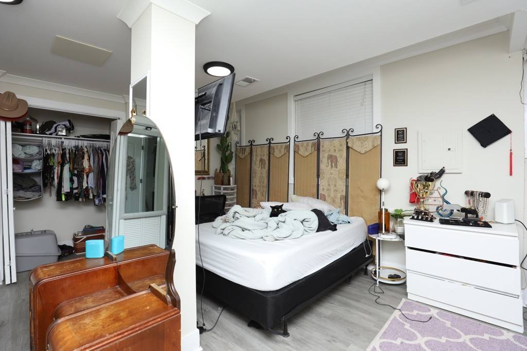Apartment for rent at 6465 W Roscoe #PDG, Chicago, IL 60657