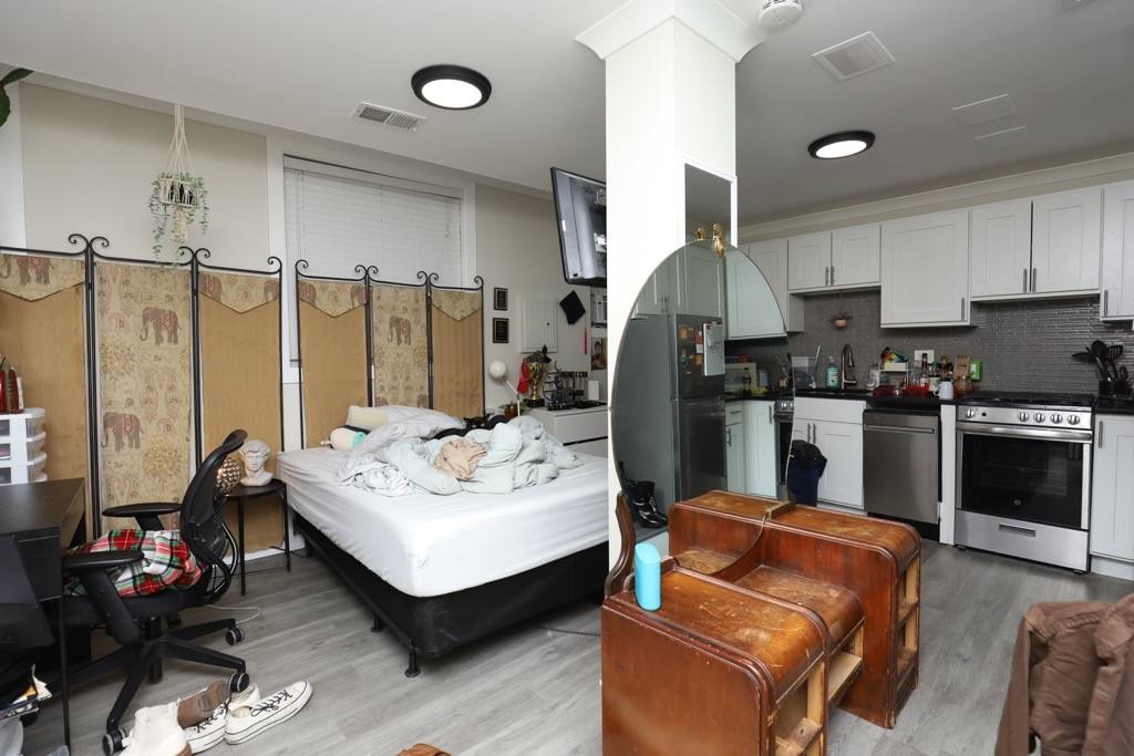 Apartment for rent at 6465 W Roscoe #PDG, Chicago, IL 60657