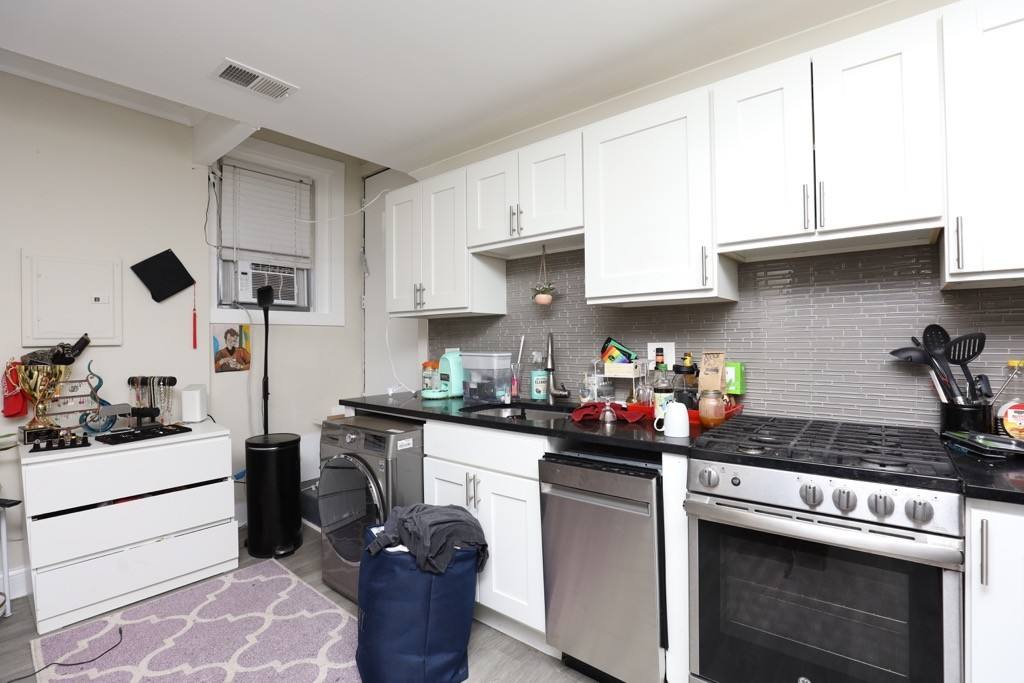 Apartment for rent at 6465 W Roscoe #PDG, Chicago, IL 60657