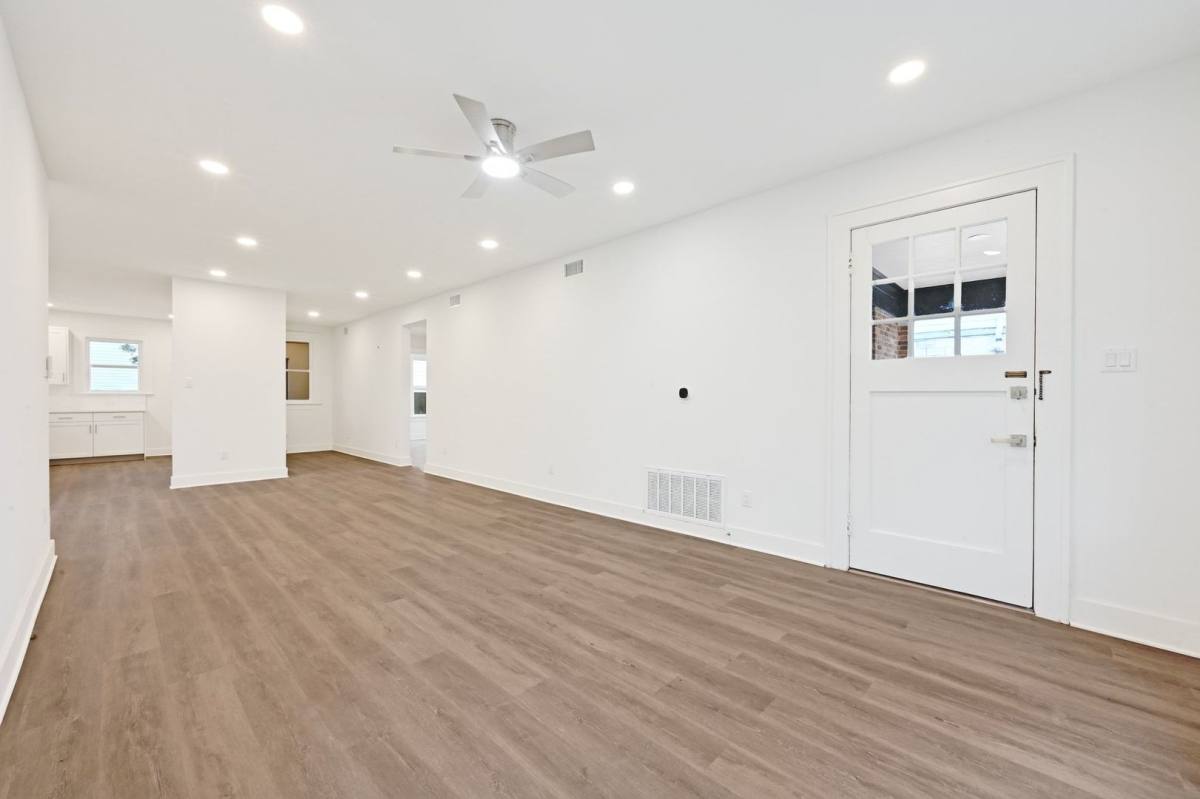 House for rent at 910 W 22nd 1 2 St, Austin, TX 78705