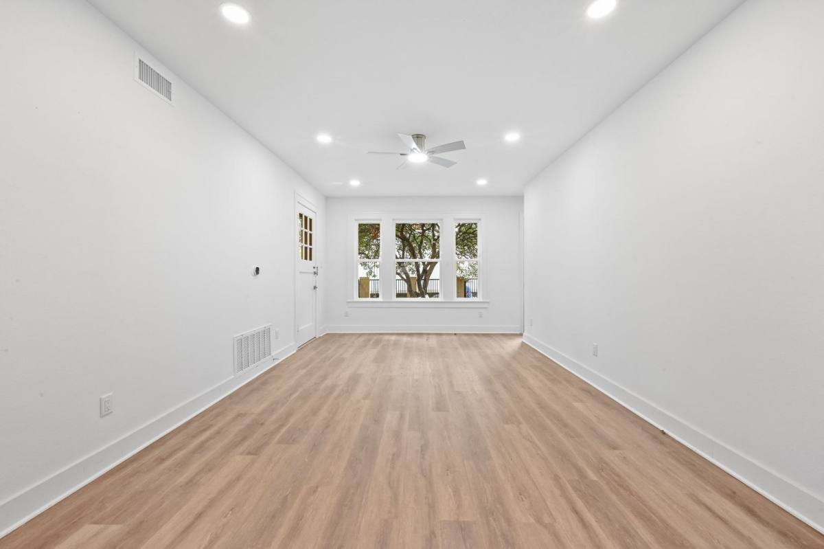 House for rent at 910 W 22nd 1 2 St, Austin, TX 78705