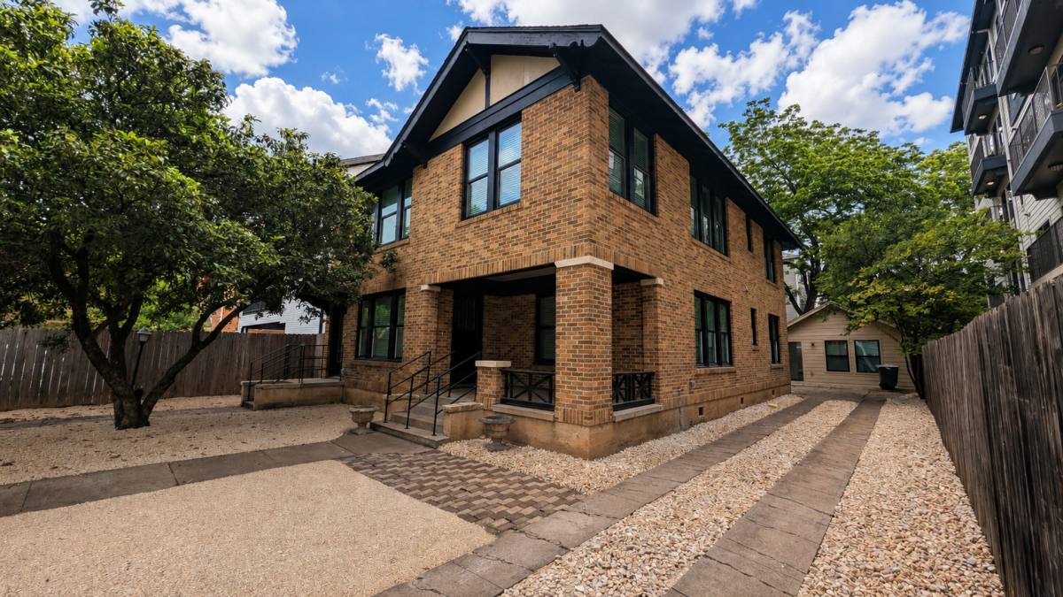 House for rent at 910 W 22nd 1 2 St, Austin, TX 78705