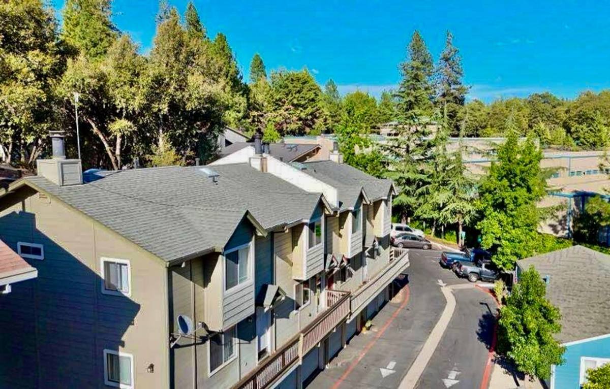 Condo for rent at 1321 Oak Ridge Dr, Colfax, CA 95713