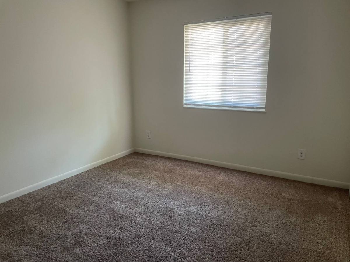 Apartment for rent at 200-301 Jamestown Circle, Dayton, OH 45458