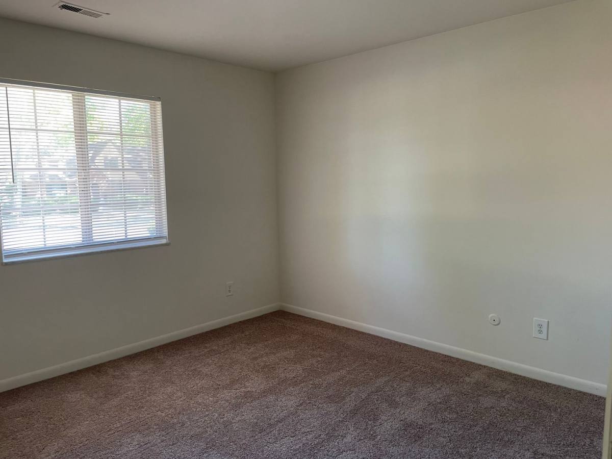Apartment for rent at 200-301 Jamestown Circle, Dayton, OH 45458