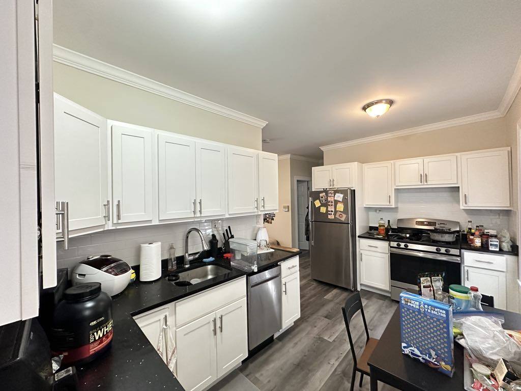 Apartment for rent at 6465 W Roscoe #SA9, Chicago, IL 60657