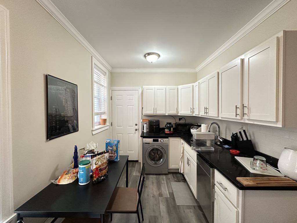 Apartment for rent at 6465 W Roscoe #SA9, Chicago, IL 60657