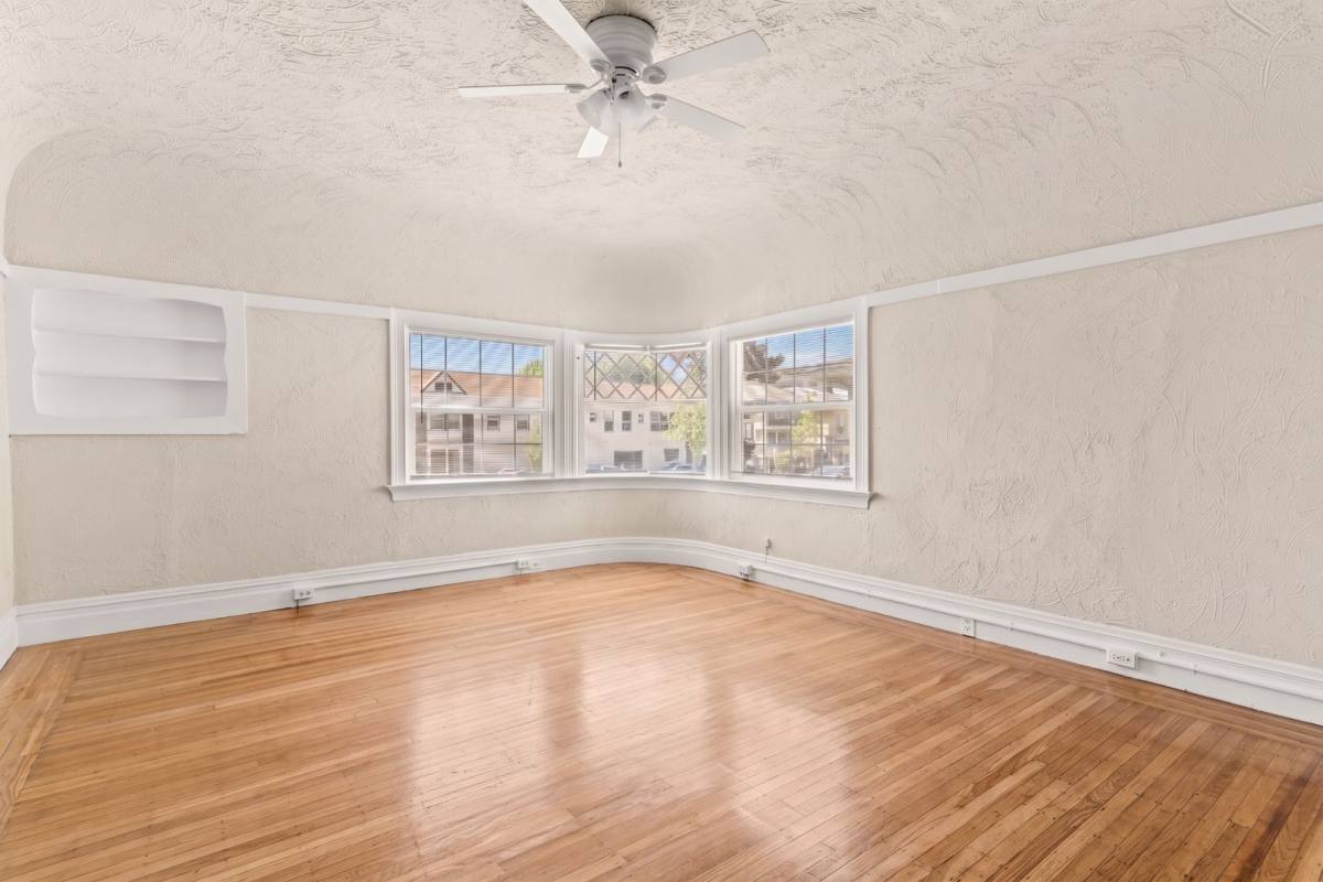 Apartment for rent at 514 W Macarthur Blvd #3, Oakland, CA 94609