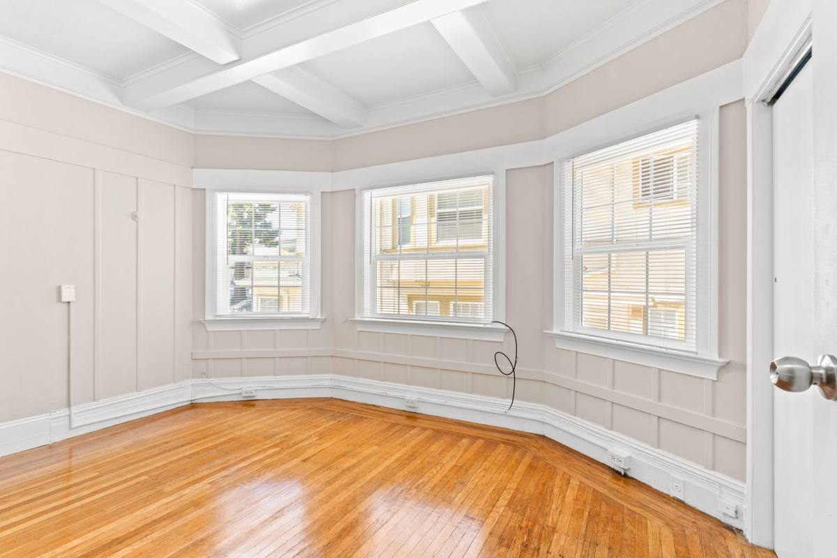 Apartment for rent at 514 W Macarthur Blvd #3, Oakland, CA 94609