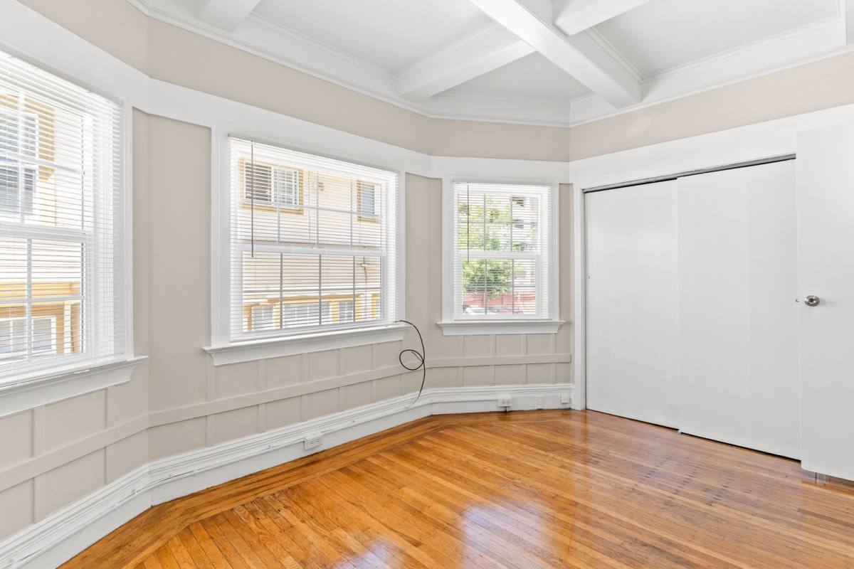 Apartment for rent at 514 W Macarthur Blvd #3, Oakland, CA 94609