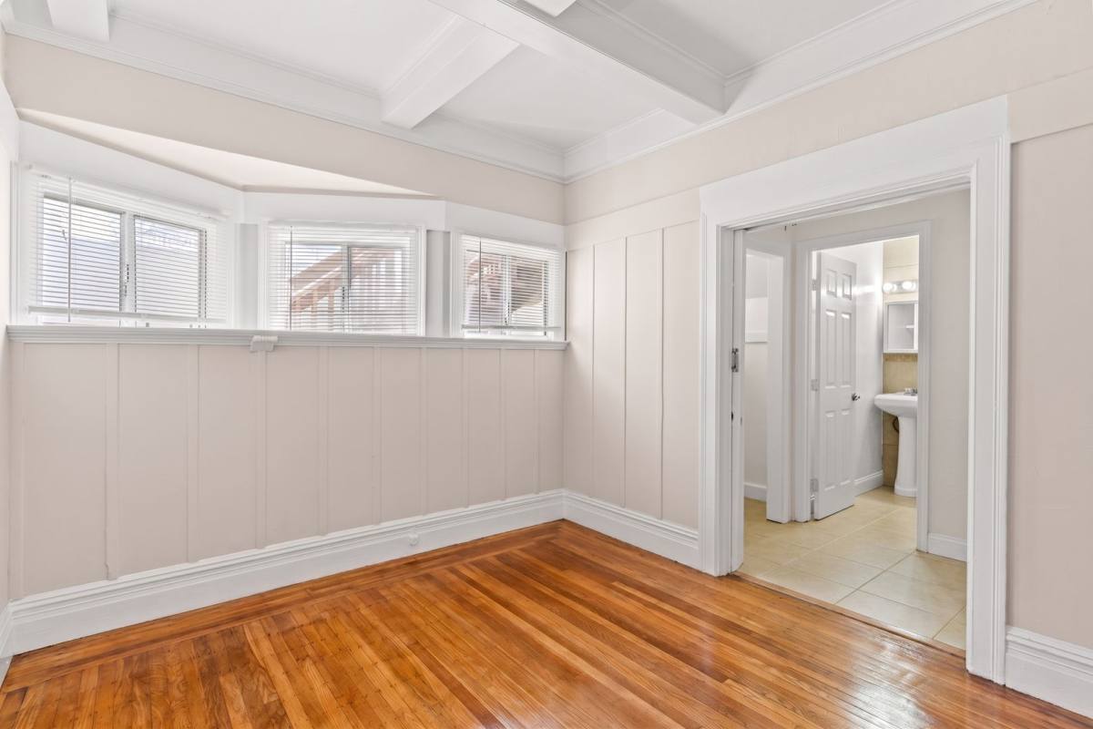 Apartment for rent at 514 W Macarthur Blvd #3, Oakland, CA 94609