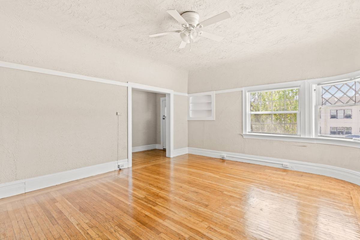 Apartment for rent at 514 W Macarthur Blvd #3, Oakland, CA 94609
