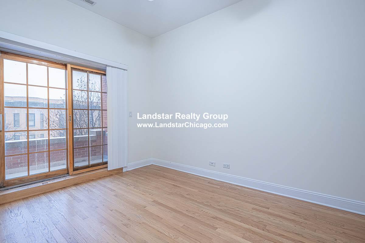 Apartment for rent at 754 W Bittersweet #3, Chicago, IL 60613