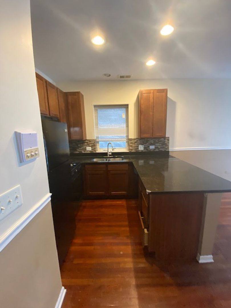 Apartment for rent at 7654 S Colfax Ave, Chicago, IL 60649