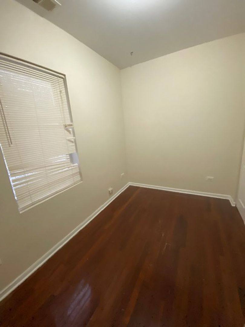 Apartment for rent at 7654 S Colfax Ave, Chicago, IL 60649