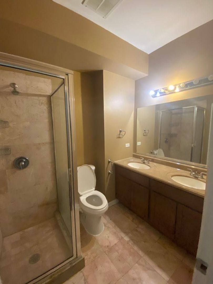 Apartment for rent at 7654 S Colfax Ave, Chicago, IL 60649