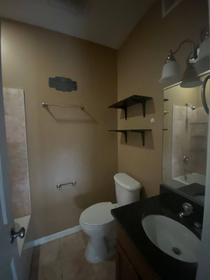 Apartment for rent at 7654 S Colfax Ave, Chicago, IL 60649