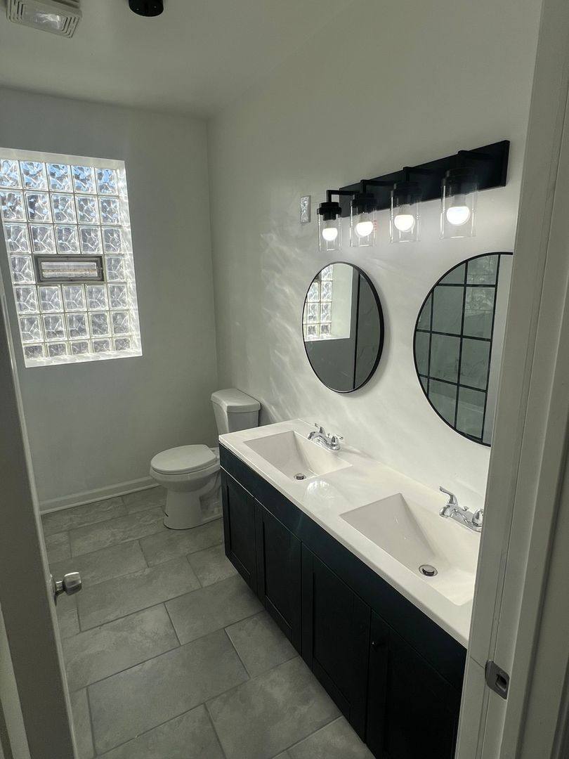 Apartment for rent at 8445 S Ingleside Ave, Chicago, IL 60619