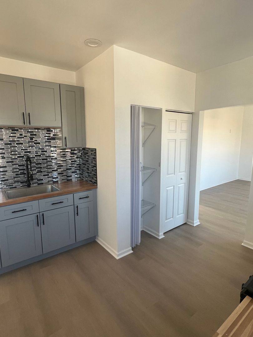 Apartment for rent at 8445 S Ingleside Ave, Chicago, IL 60619