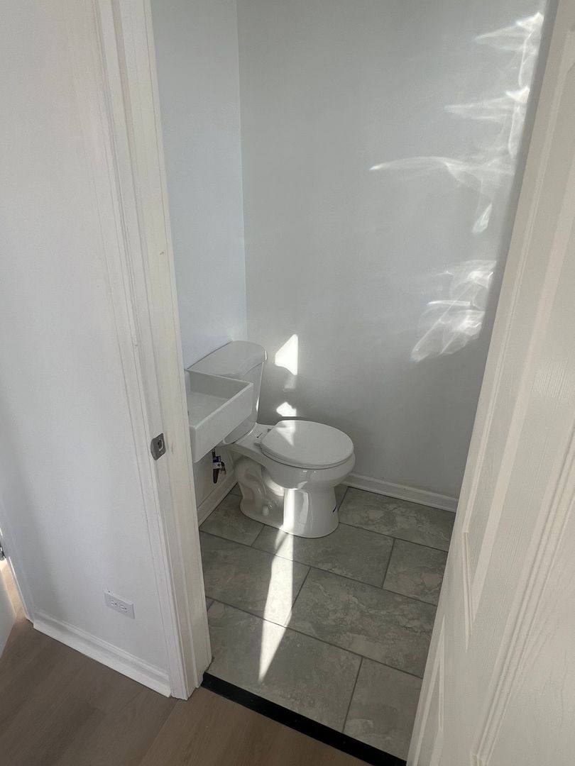 Apartment for rent at 8445 S Ingleside Ave, Chicago, IL 60619