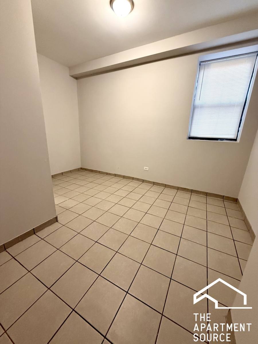 Apartment for rent at 2211 E 69th St #G, Chicago, IL 60649