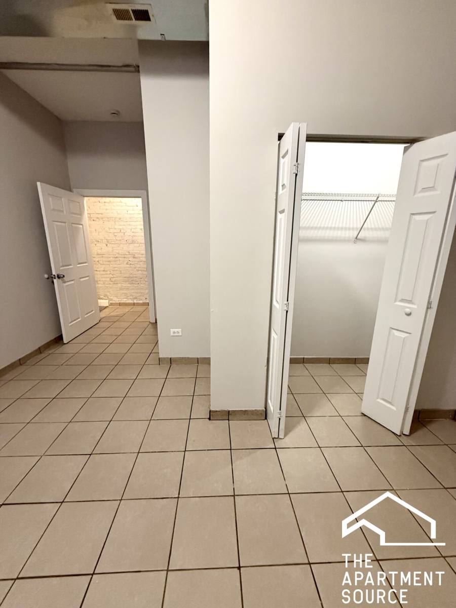 Apartment for rent at 2211 E 69th St #G, Chicago, IL 60649