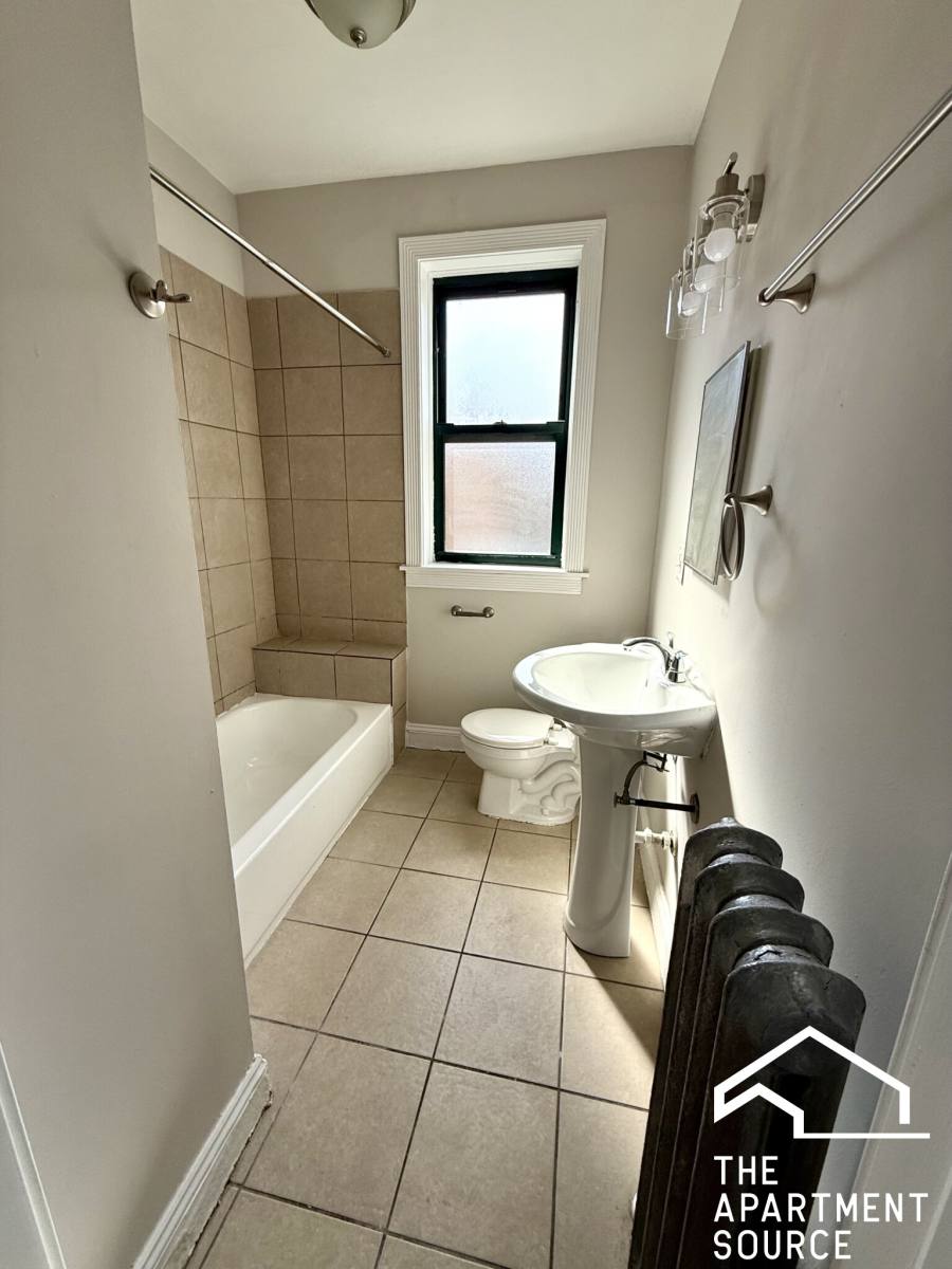Apartment for rent at 2211 E 69th St #3, Chicago, IL 60649
