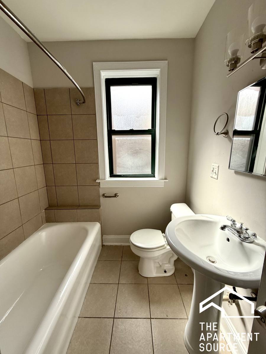 Apartment for rent at 2211 E 69th St #3, Chicago, IL 60649