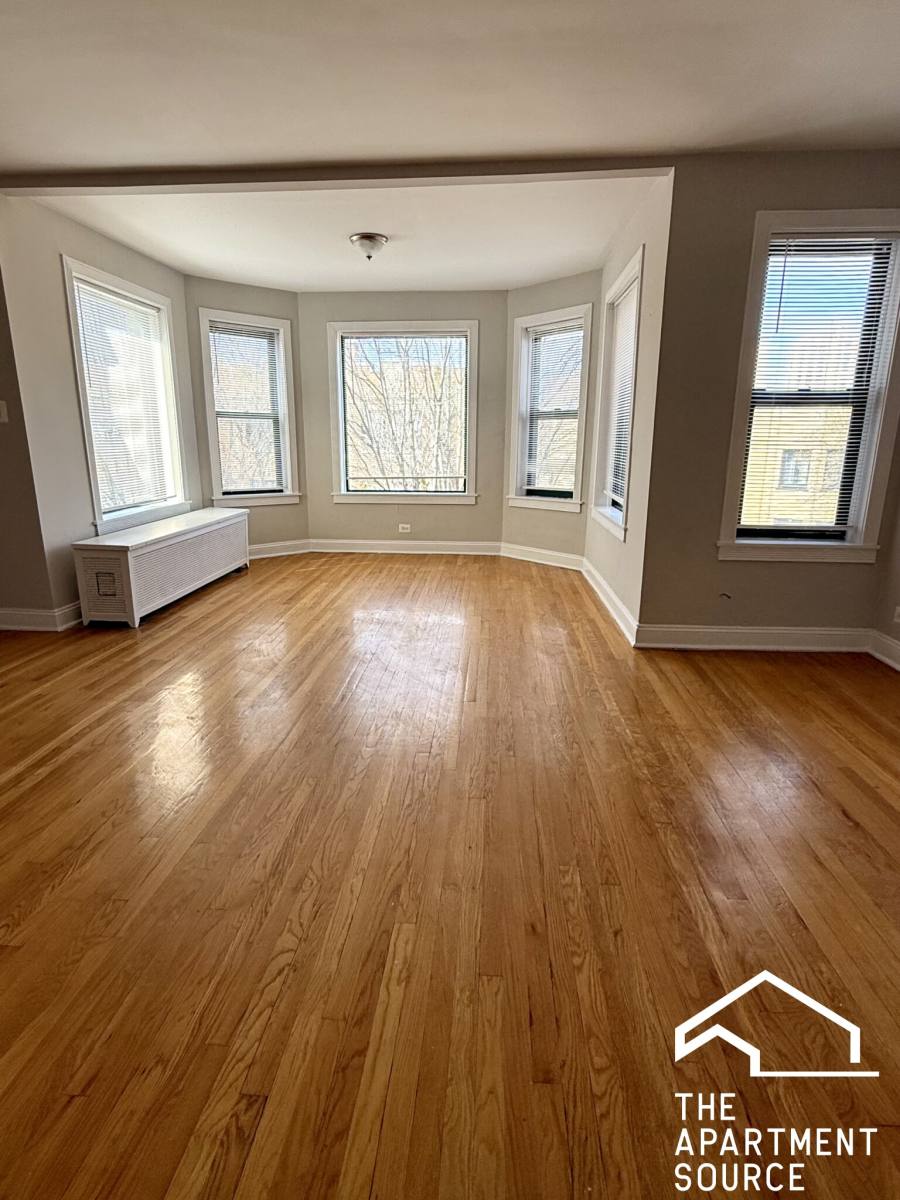 Apartment for rent at 2211 E 69th St #3, Chicago, IL 60649