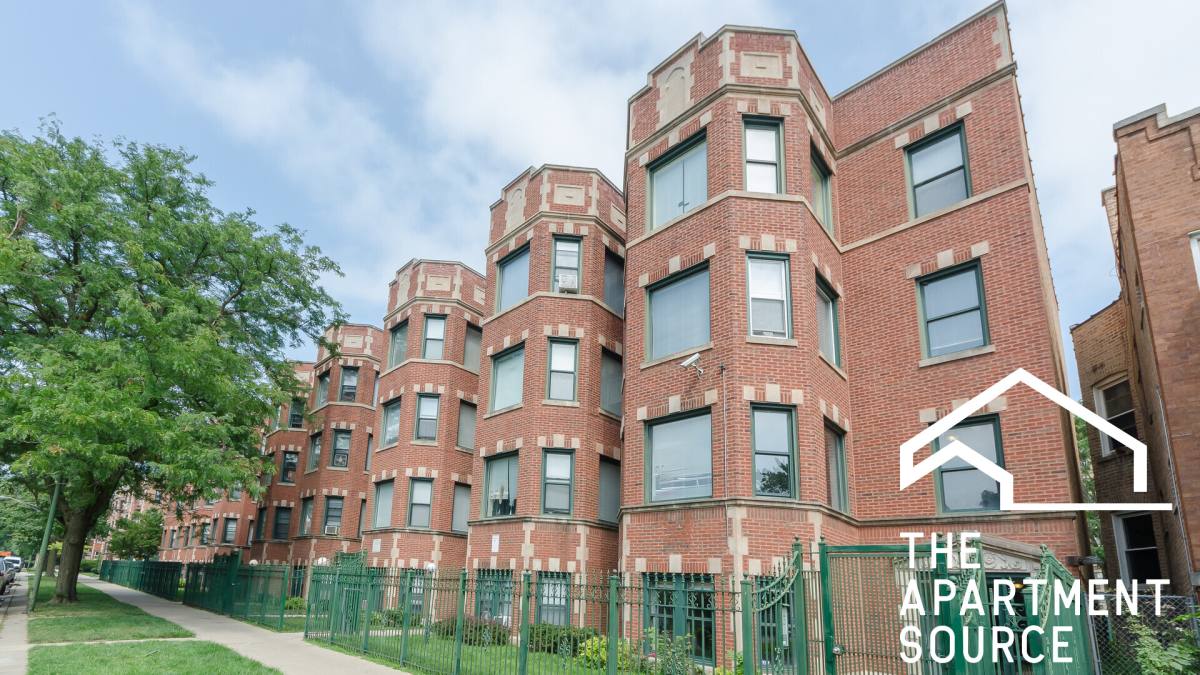 Apartment for rent at 2211 E 69th St #3, Chicago, IL 60649