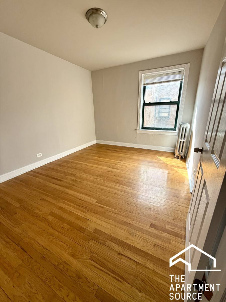 Apartment for rent at 2211 E 69th St #3, Chicago, IL 60649