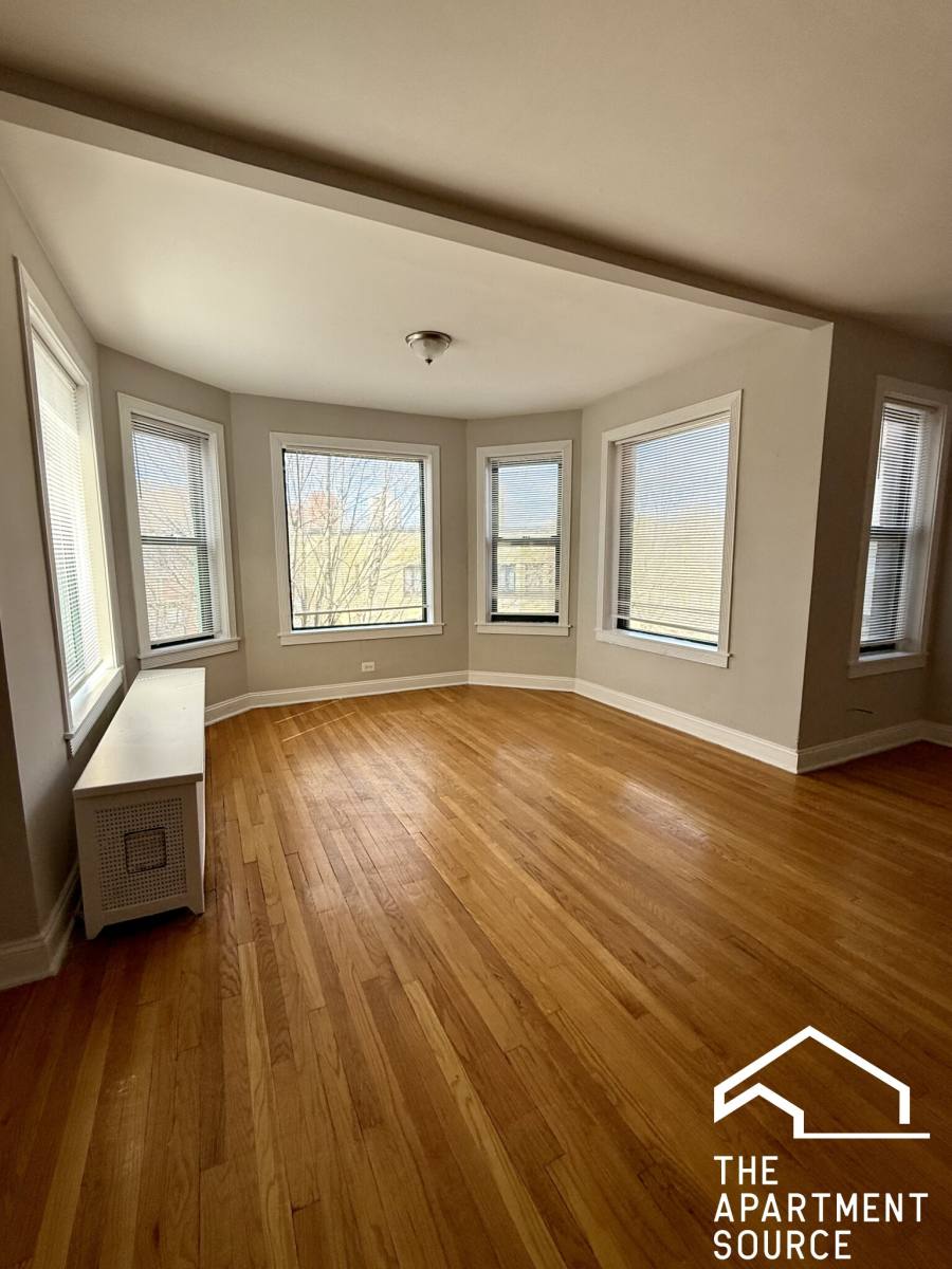 Apartment for rent at 2211 E 69th St #3, Chicago, IL 60649