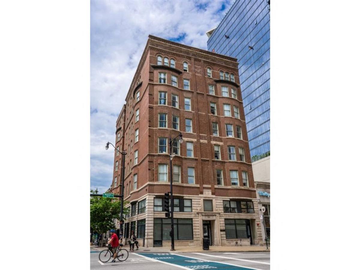 Apartment for rent at 30 E Roosevelt Rd #805, Chicago, IL 60605