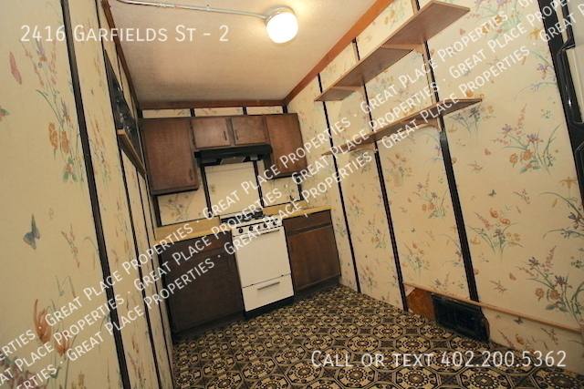 Apartment for rent at 2416 Garfields St #2, Lincoln, NE 68502