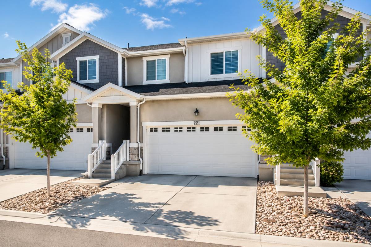 Townhouse for rent at 221 W Whitewater Dr, Vineyard, UT 84059