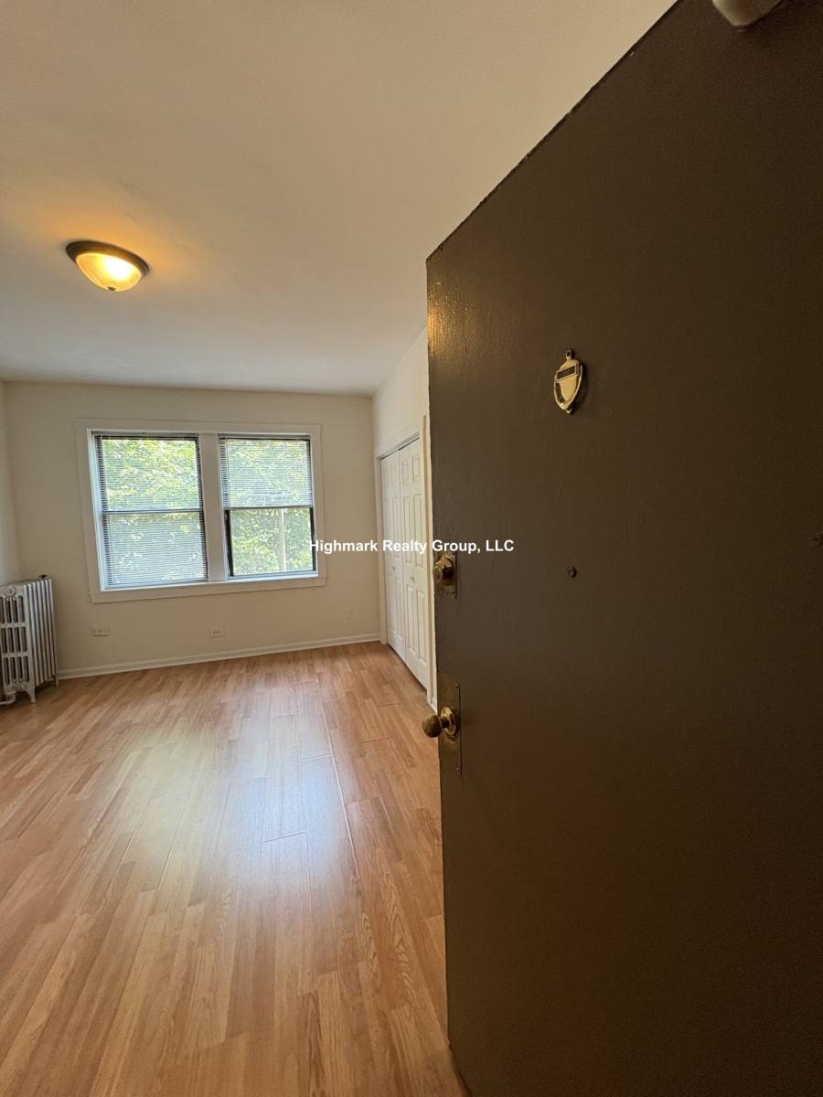 Apartment for rent at 839 W Sheridan Rd #602, Chicago, IL 60613
