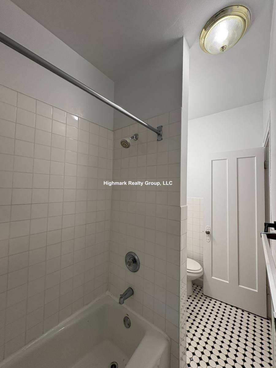 Apartment for rent at 828 Reba Place #S3, Evanston, IL 60202