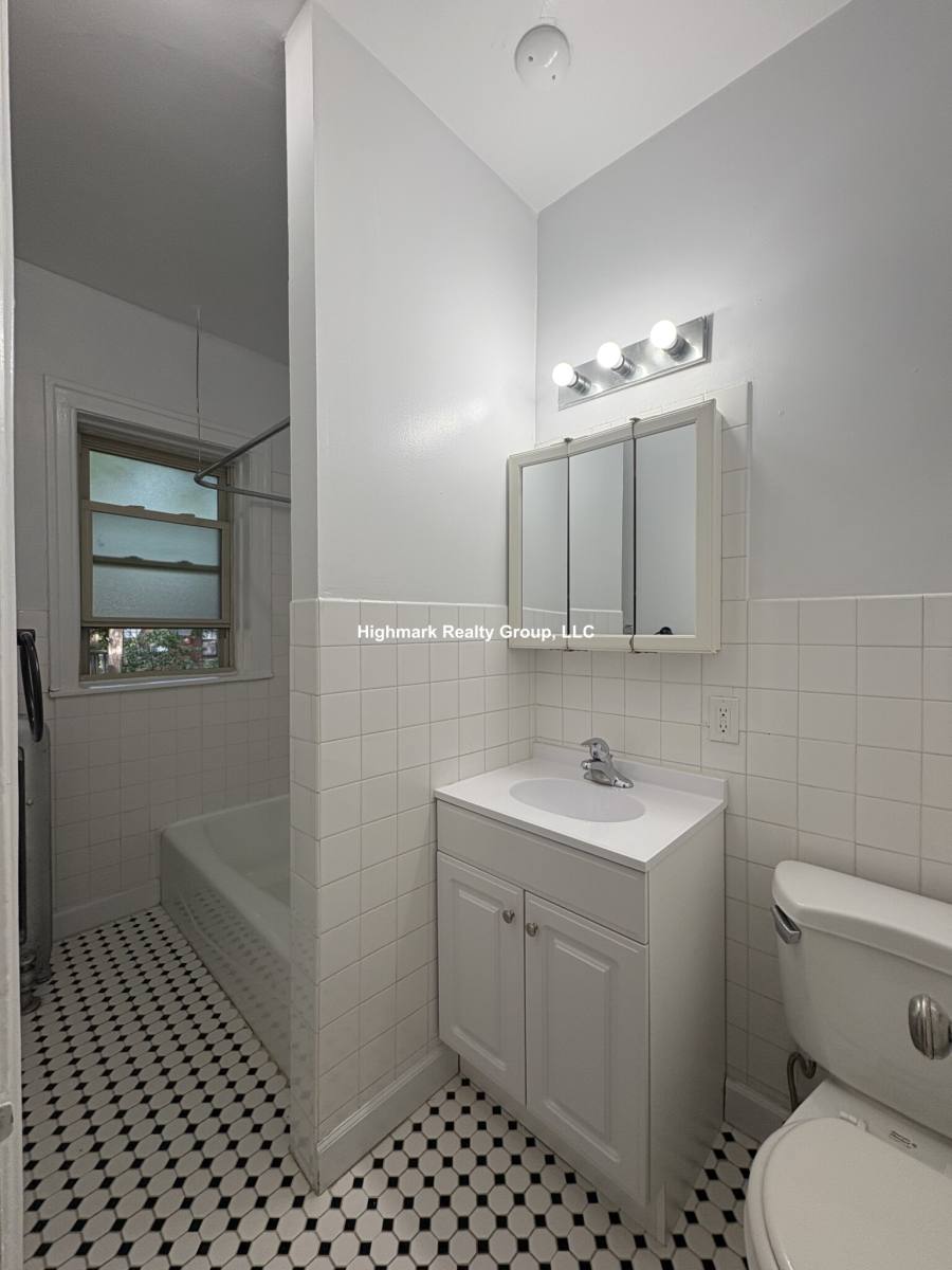 Apartment for rent at 828 Reba Place #S3, Evanston, IL 60202