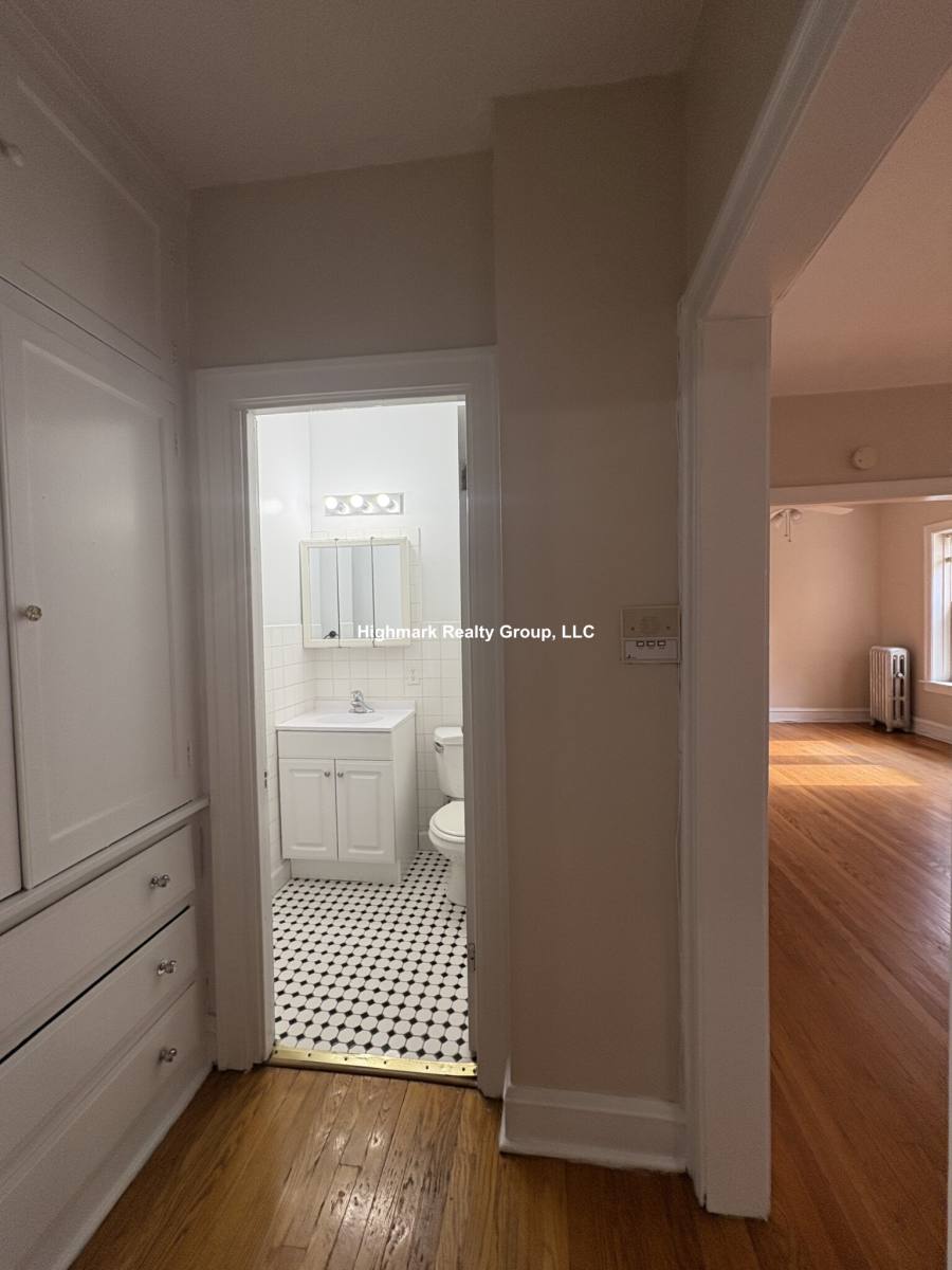 Apartment for rent at 828 Reba Place #S3, Evanston, IL 60202