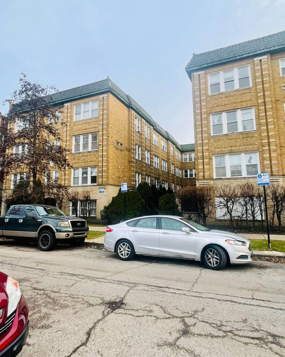Apartment for rent at 4055 W School St #3N, Chicago, IL 60641