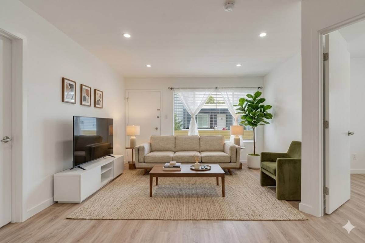 Apartment for rent at 1827 N Van Ness Ave, Los Angeles, CA 90028