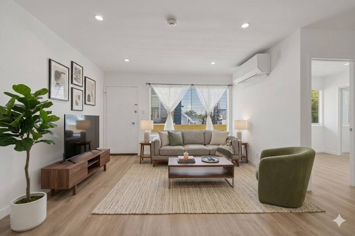 Apartment for rent at 1827 N Van Ness Ave, Los Angeles, CA 90028