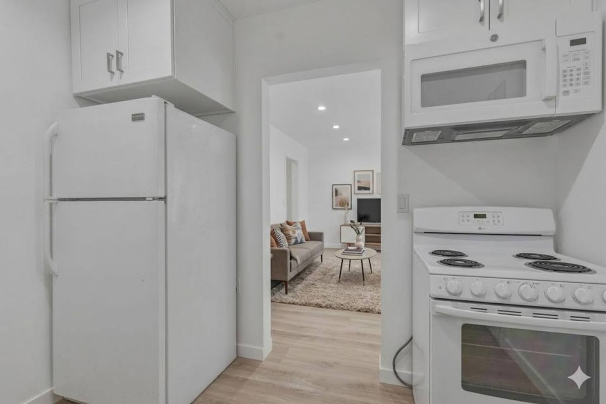 Apartment for rent at 1827 N Van Ness Ave, Los Angeles, CA 90028