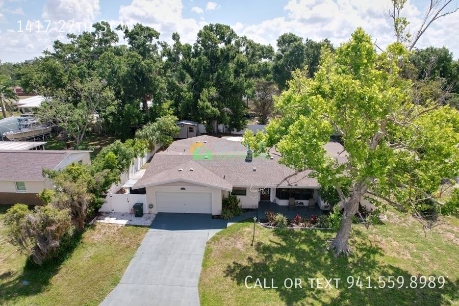 House for rent at 1417 27th St W, Bradenton, FL 34205