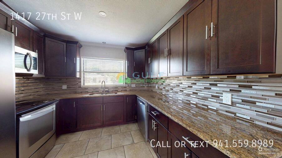 House for rent at 1417 27th St W, Bradenton, FL 34205